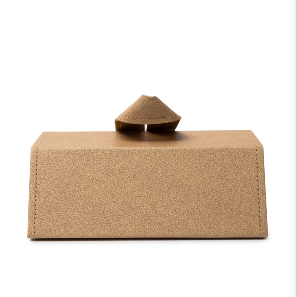 NWT SANCIA SUNGLASS CASE (THREE COMPARTMENTS) - Picture 5 of 8